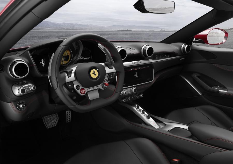 Интерьер Ferrari Portofino 2017 года  (фото 7 из 115)